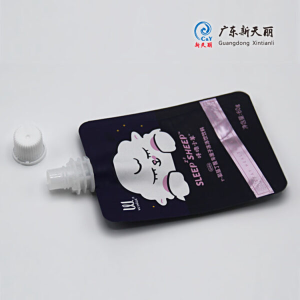 Pochettes de liquide avec bec verseur pour boissons gélifiées-2
