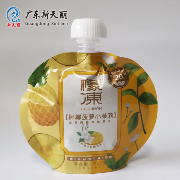 注ぎ口、不規則な形のジュースの袋が付いている注文の飲み物の袋