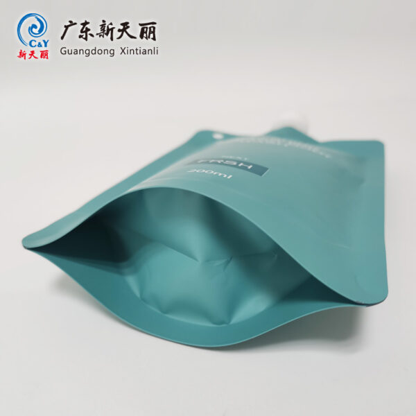 OEM Liquid Stand Up Pouch with Spout for Skin Care Product